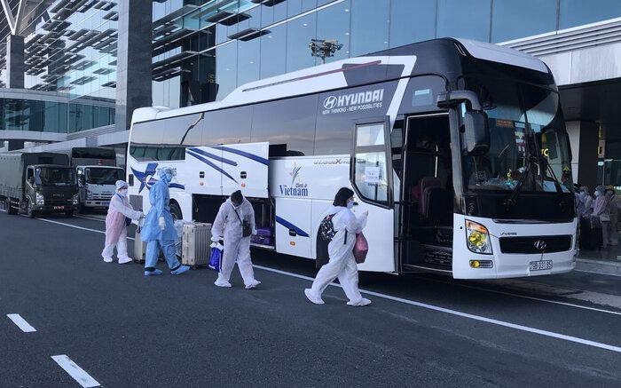 Over 240 Vietnamese citizens arrive home safely from Philippines